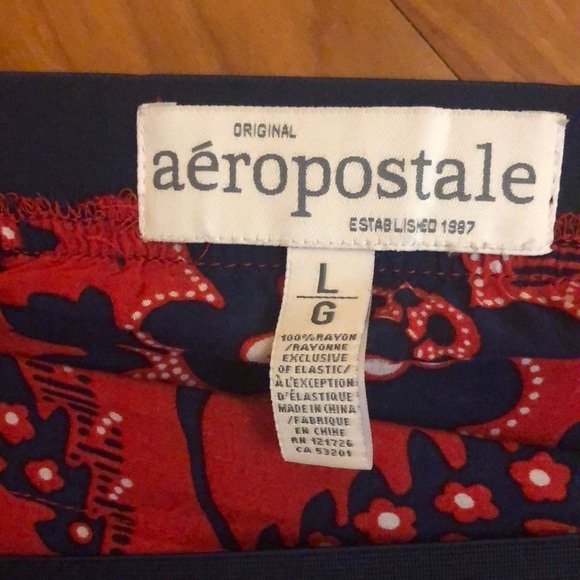 Red Flowered Aeropostale skirt - Picture 2 of 2